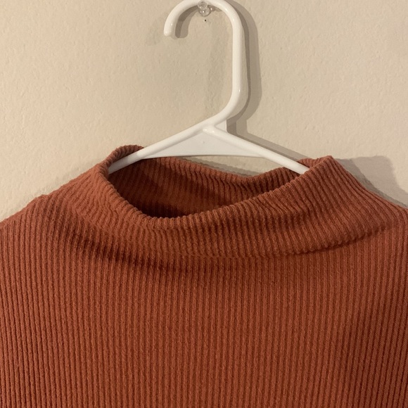 Rust mock neck long sleeve top - Picture 3 of 4